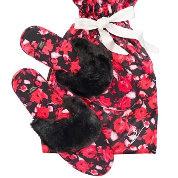 Victoria Secret Slippers - Picture 6 of 7